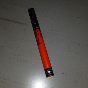 Everlasting liquid lipstick